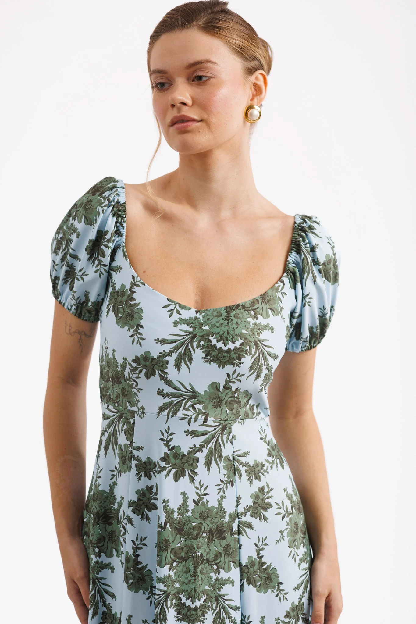 Elizabeth Dress in Palace Hall - Image 5