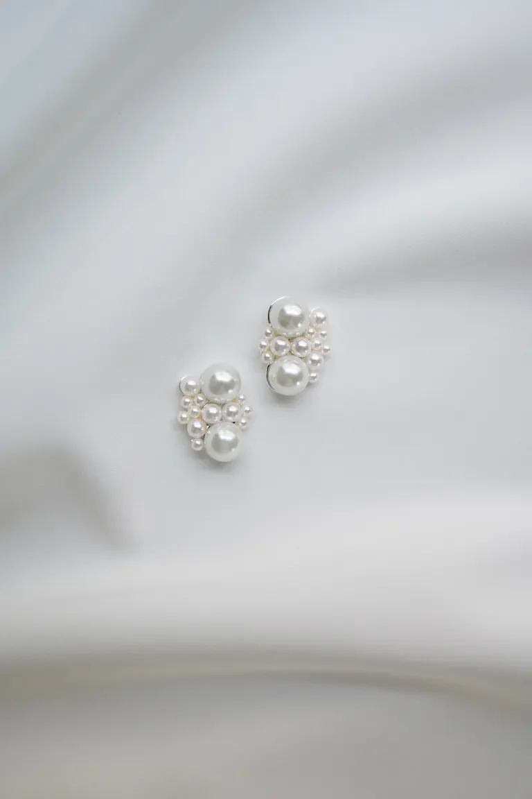 Natalya Pearl Cluster Earring - Image 4